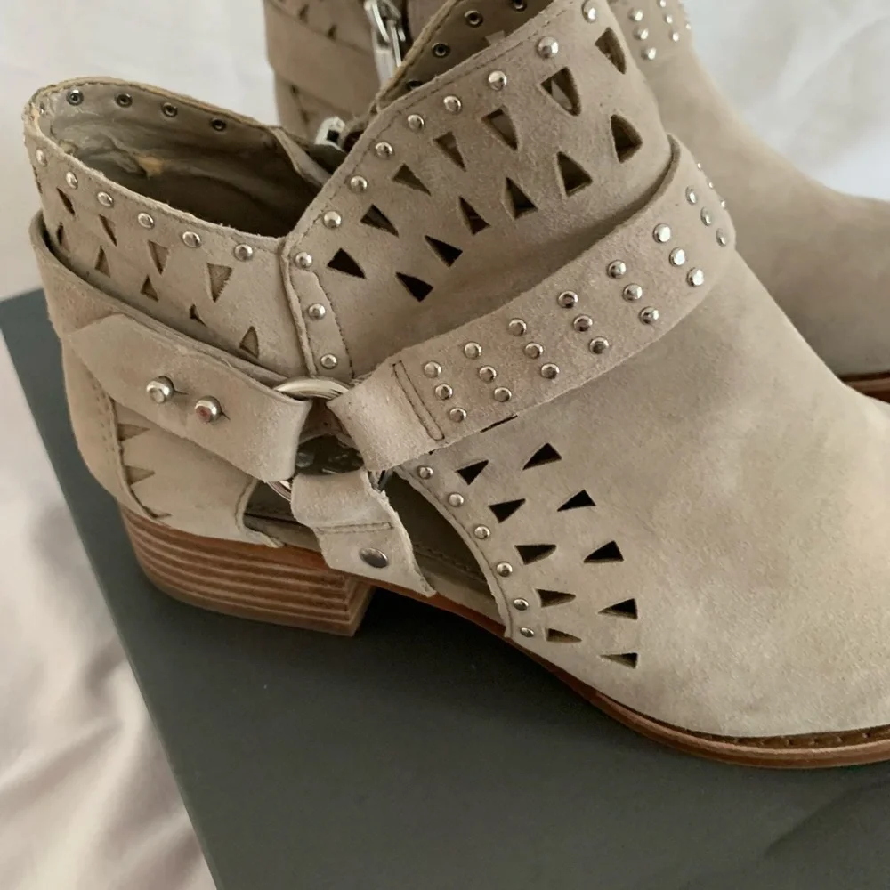 Vince Camuto Calley boots - Picture 4 of 5